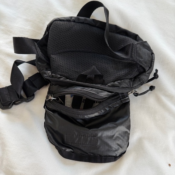 Patagonia Lightweight Travel Mini Hip Pack Black Belt Bag Unisex - Picture 12 of 16